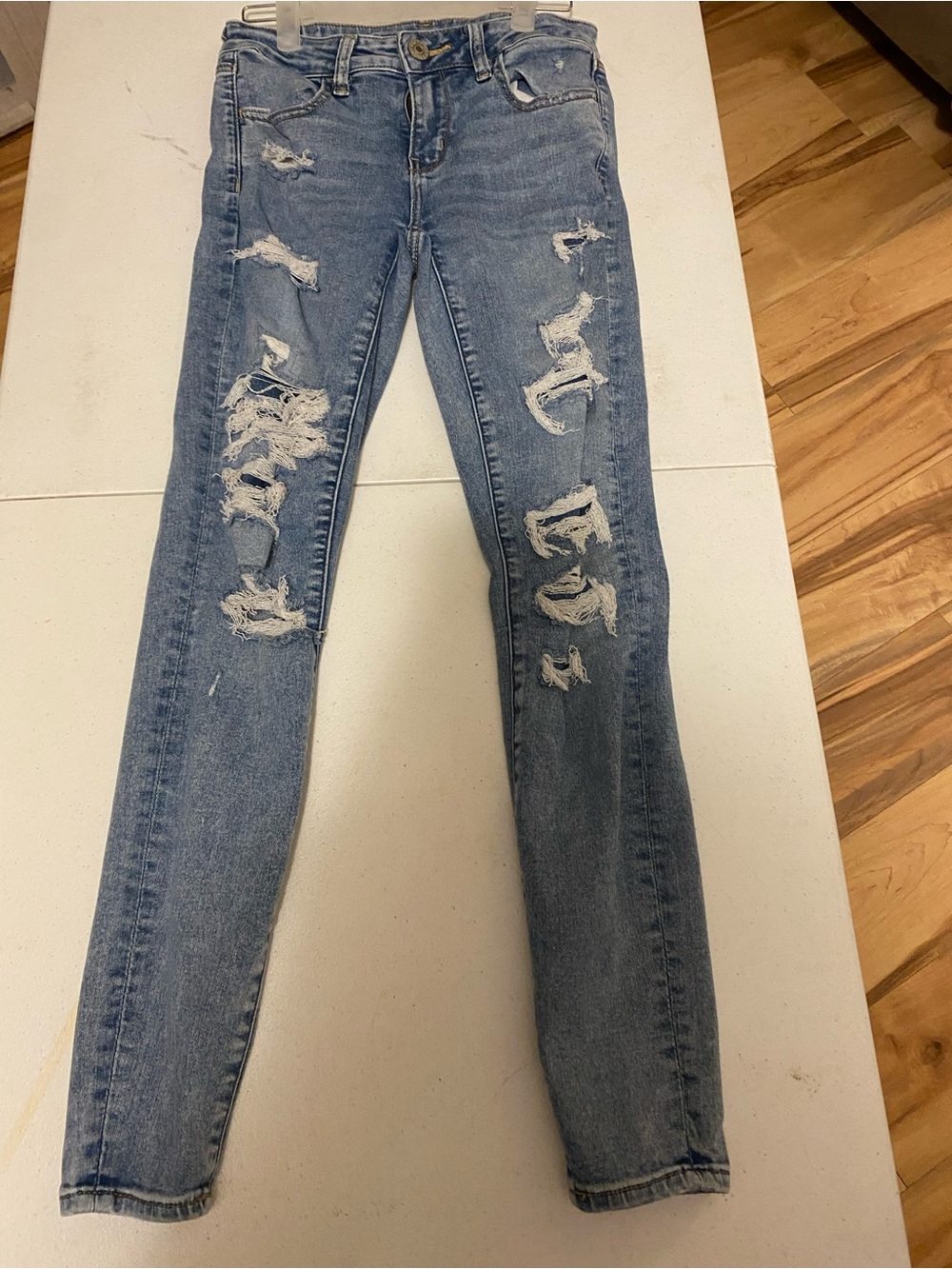 American Eagle Outfitters Light Blue Distressed Skinny Jeans